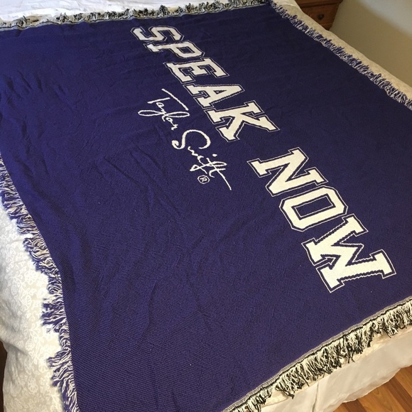 Taylor Swift Speak Now 2022 TV Blanket - Picture 1 of 6